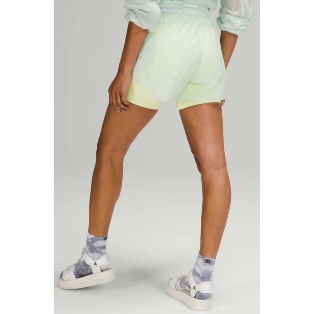 Lululemon Step Out High Rise Short 3" Inseam Packable Ocean Air Size: 6 - Picture 3 of 13